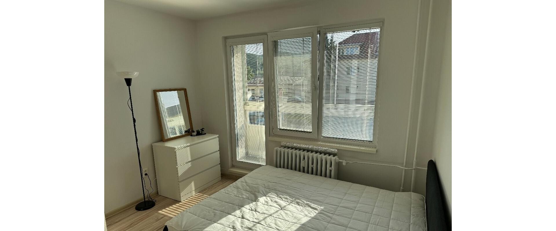 1 - izbový byt na dlhodobý prenájom s dvoma balkónmi