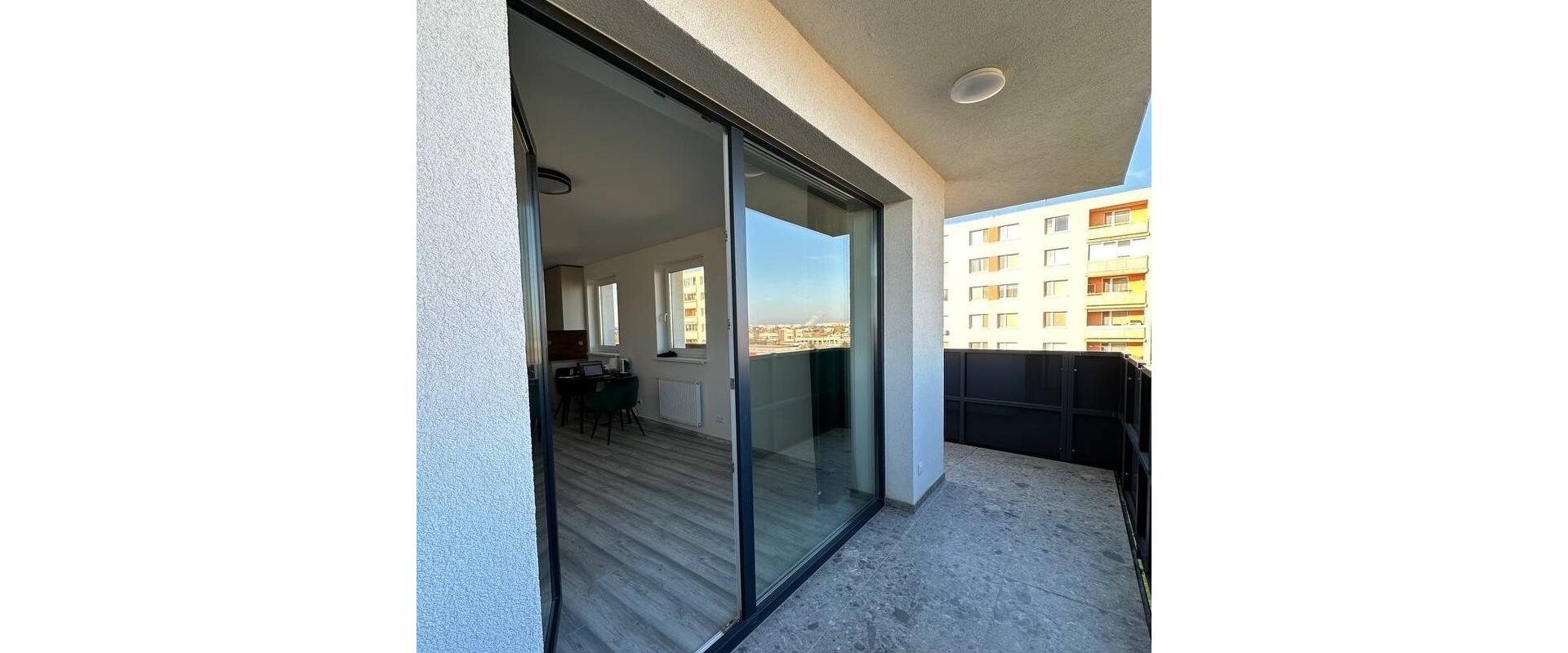 Moderný 2-izbový byt s veľkou terasou a garážou na prenájom