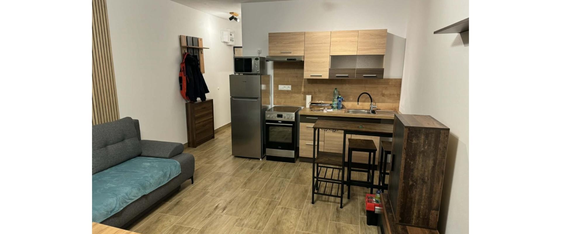 Moderne zariadený 1-izbový byt v novostavbe s parkovaním – Biely Kostol