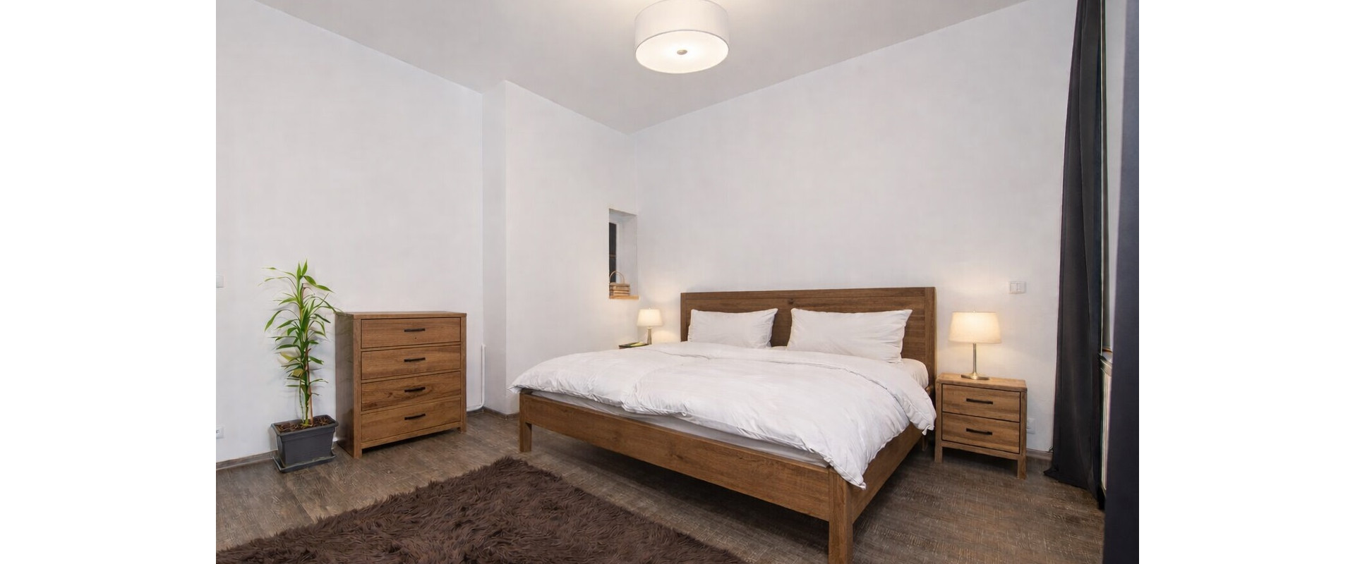 Rodinný dom s potenciálom 2 bytových jednotiek v pokojnej časti.