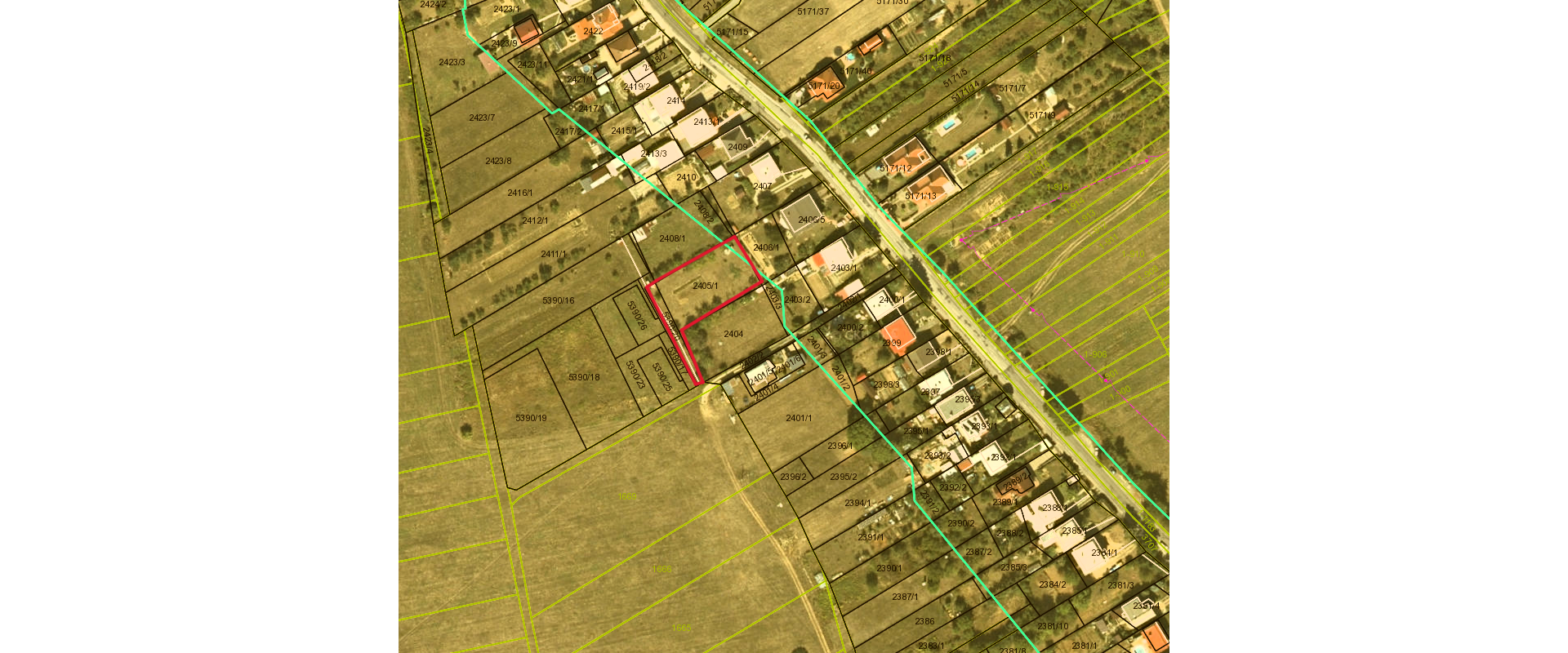 Na predaj pozemok o rozlohe 1 449 m² so záhradou a studňou v Humennom
