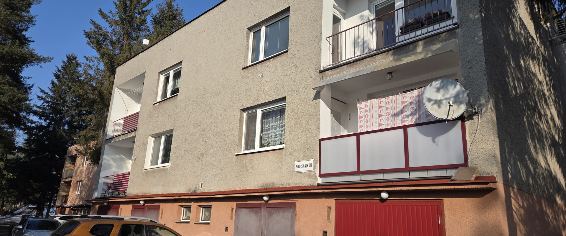 Predám 3-izbový byt 78m2, GARÁŽ, LOGGIA, Pod Skalkou, Prešov