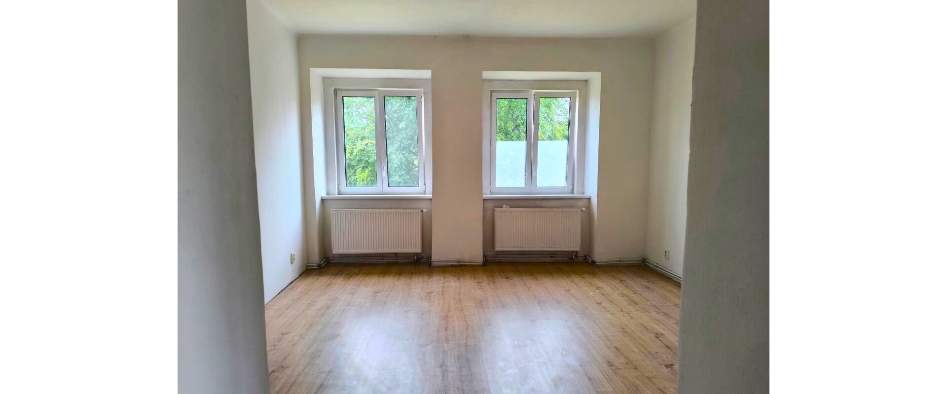 NA PREDAJ - Priestranný 3-izbový byt v tichej lokalite