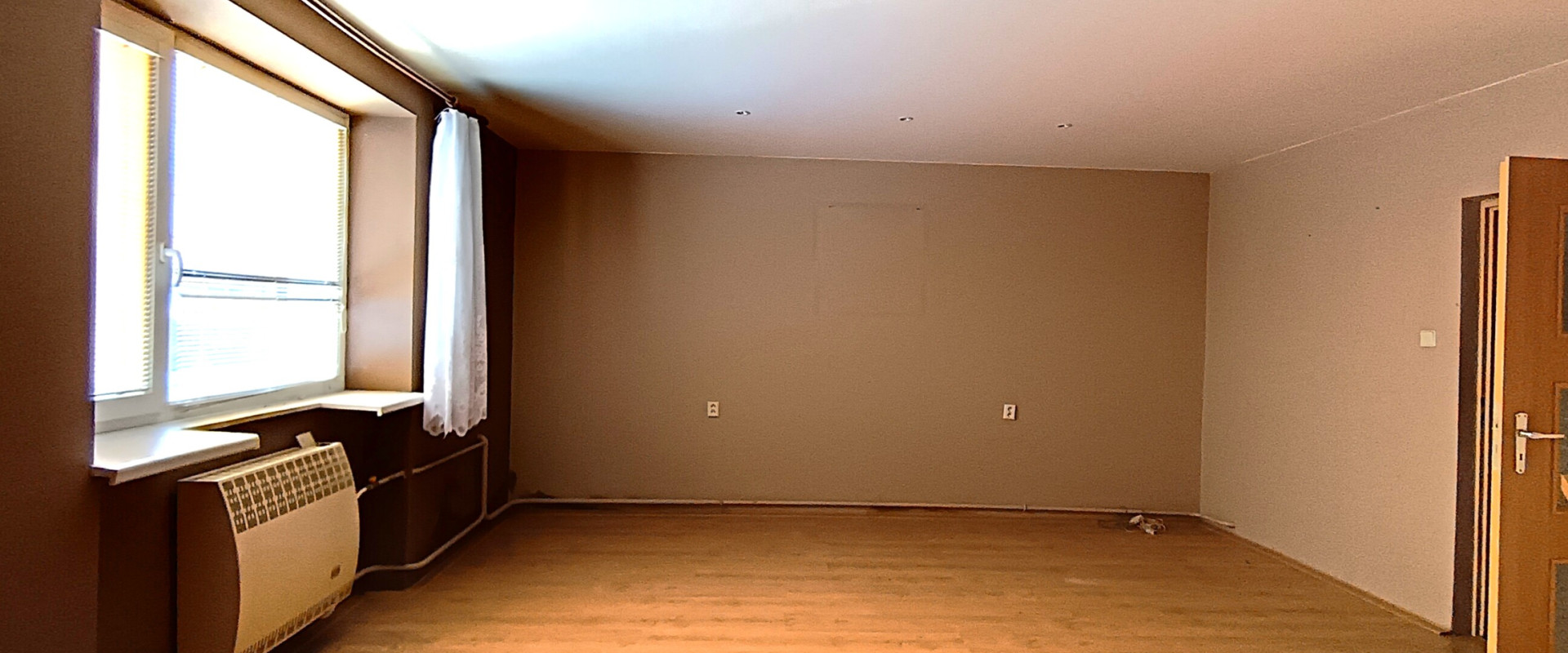 Rodinný dom s výnimočným pozemkom – Levice, priestor+pokoj