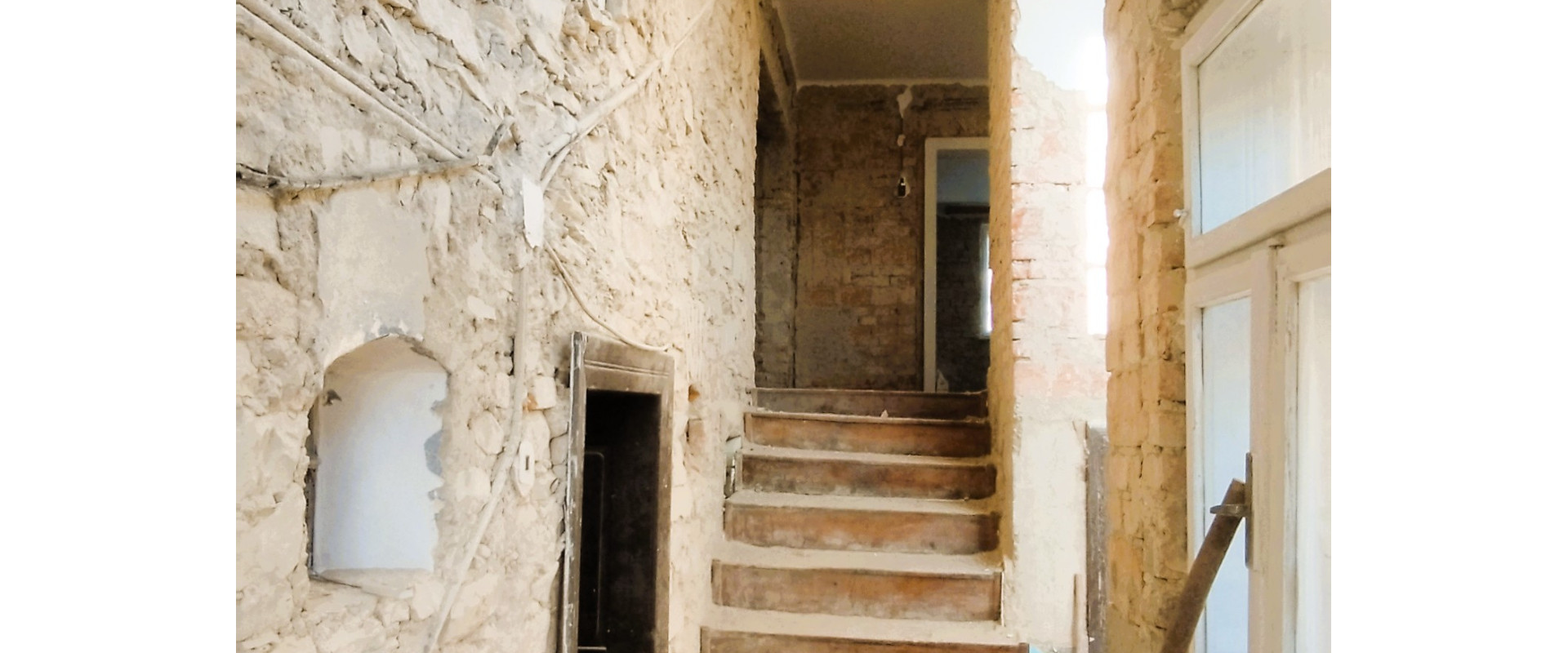 Na predaj rodinný dom s veľkým pozemkom 2 000 m² v obci Nižný Hrušov