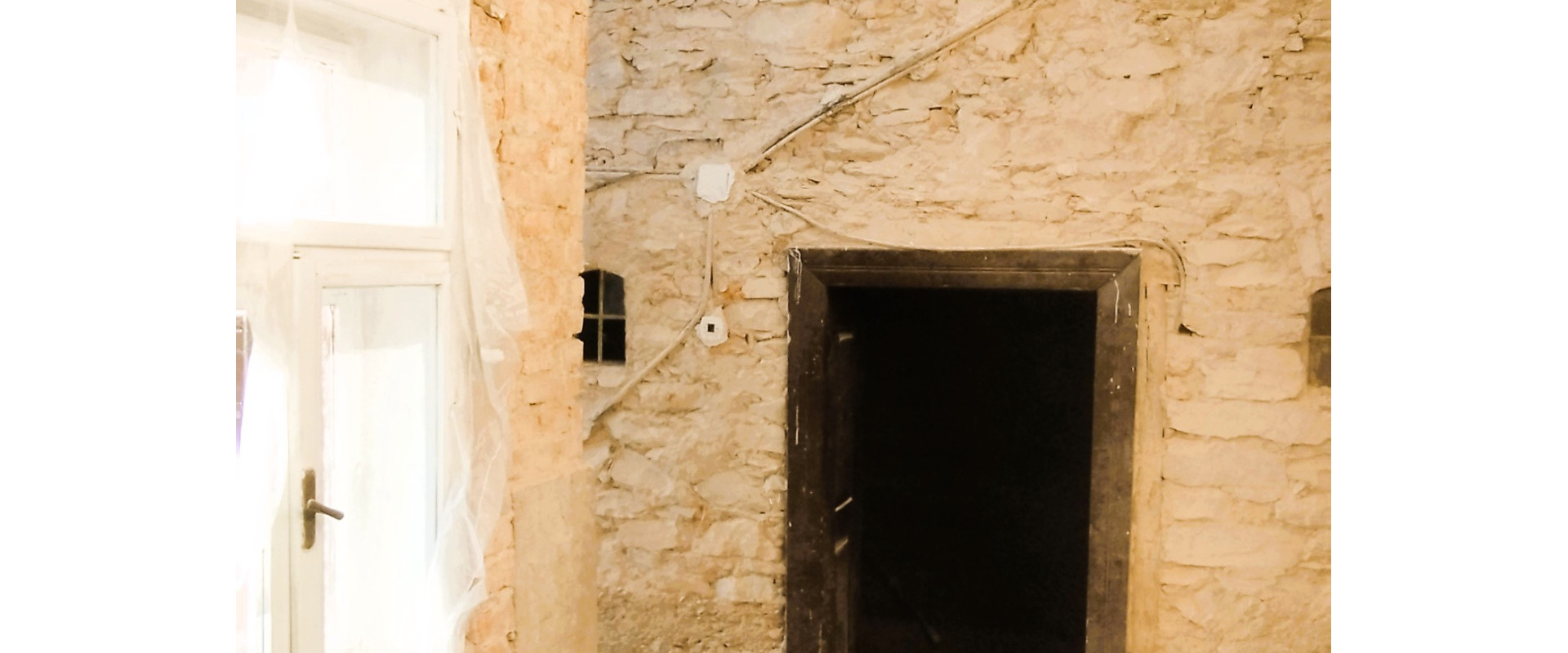 Na predaj rodinný dom s veľkým pozemkom 2 000 m² v obci Nižný Hrušov