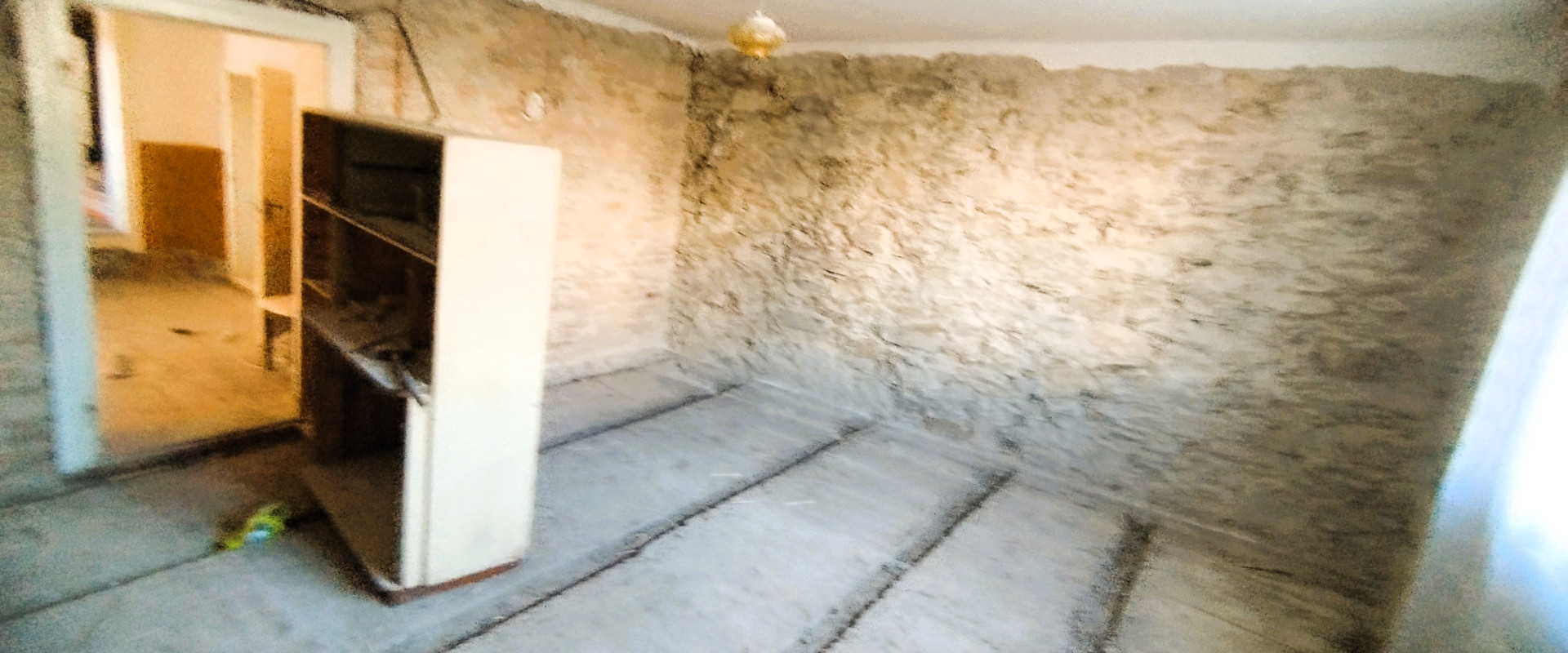 Na predaj rodinný dom s veľkým pozemkom 2 000 m² v obci Nižný Hrušov