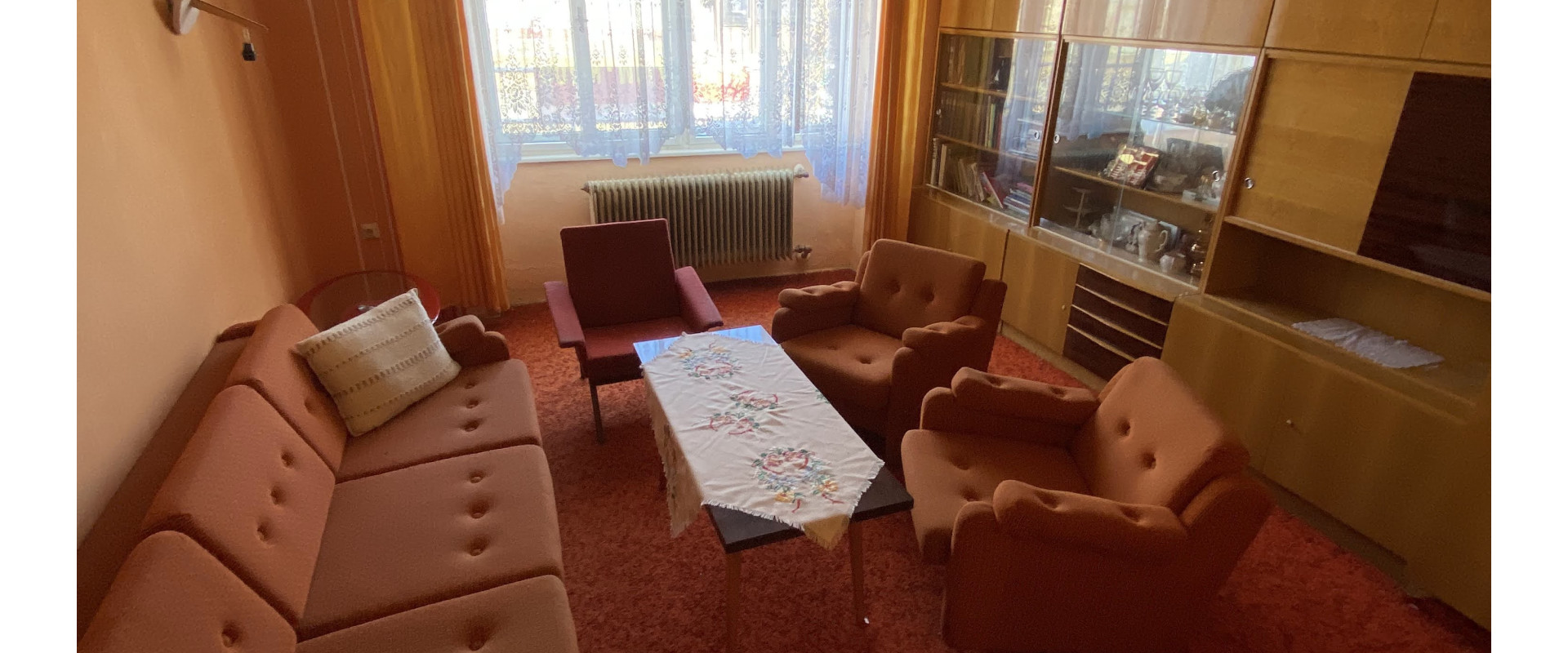 Priestranný dom Nýrovce