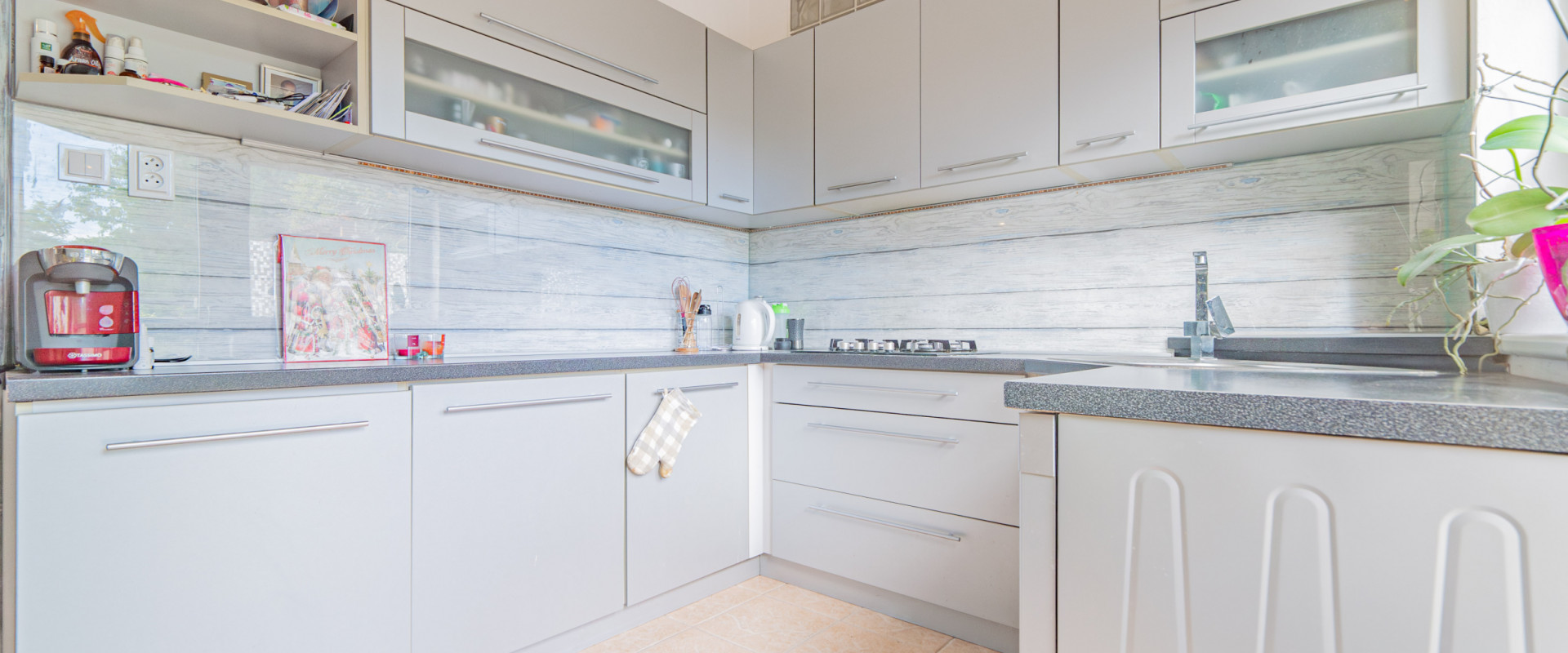 3D Obhliadka!! Veľký RD s bazénom priamo v Nových Zámkoch