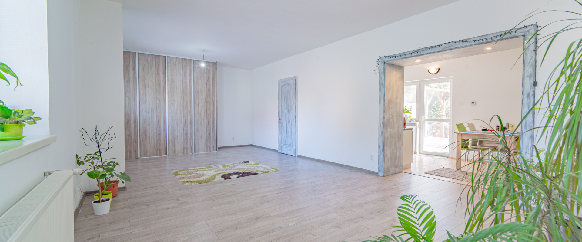 3D Obhliadka!! Veľký RD s bazénom priamo v Nových Zámkoch