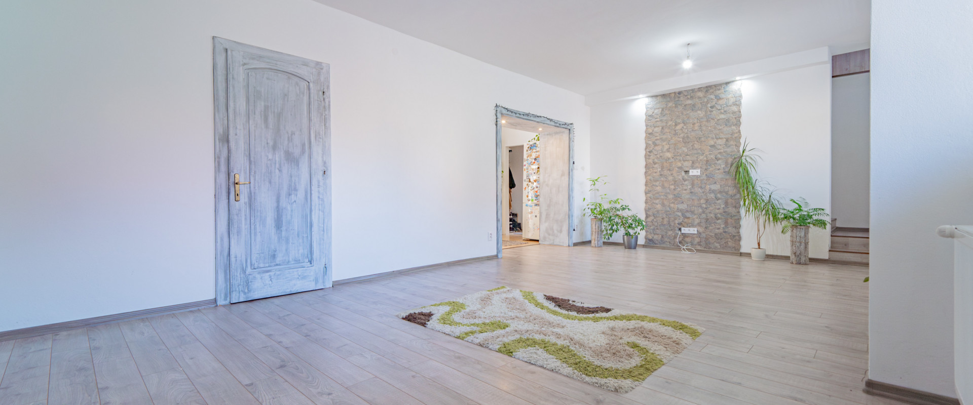 3D Obhliadka!! Veľký RD s bazénom priamo v Nových Zámkoch