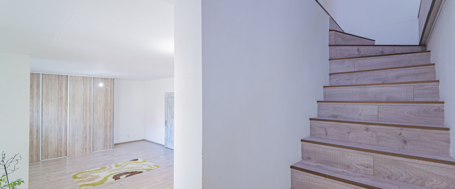 3D Obhliadka!! Veľký RD s bazénom priamo v Nových Zámkoch