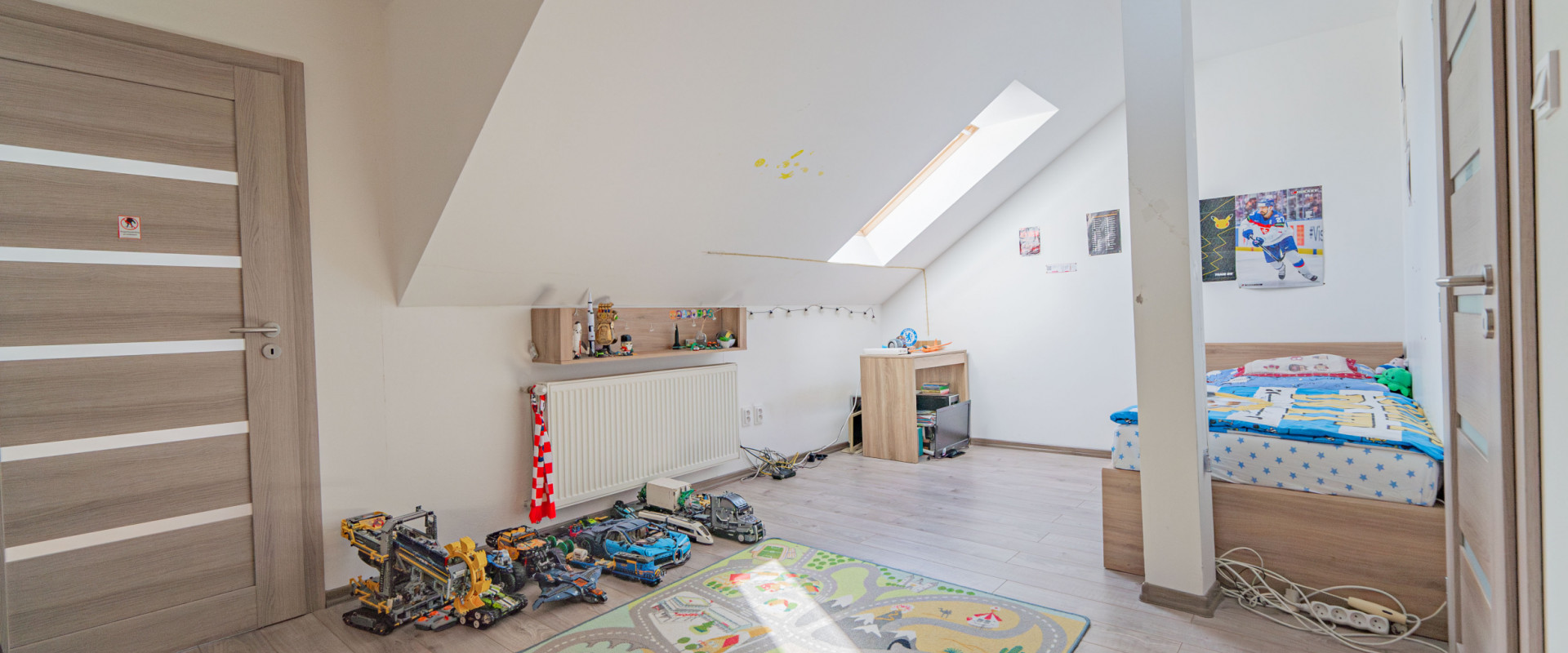 3D Obhliadka!! Veľký RD s bazénom priamo v Nových Zámkoch