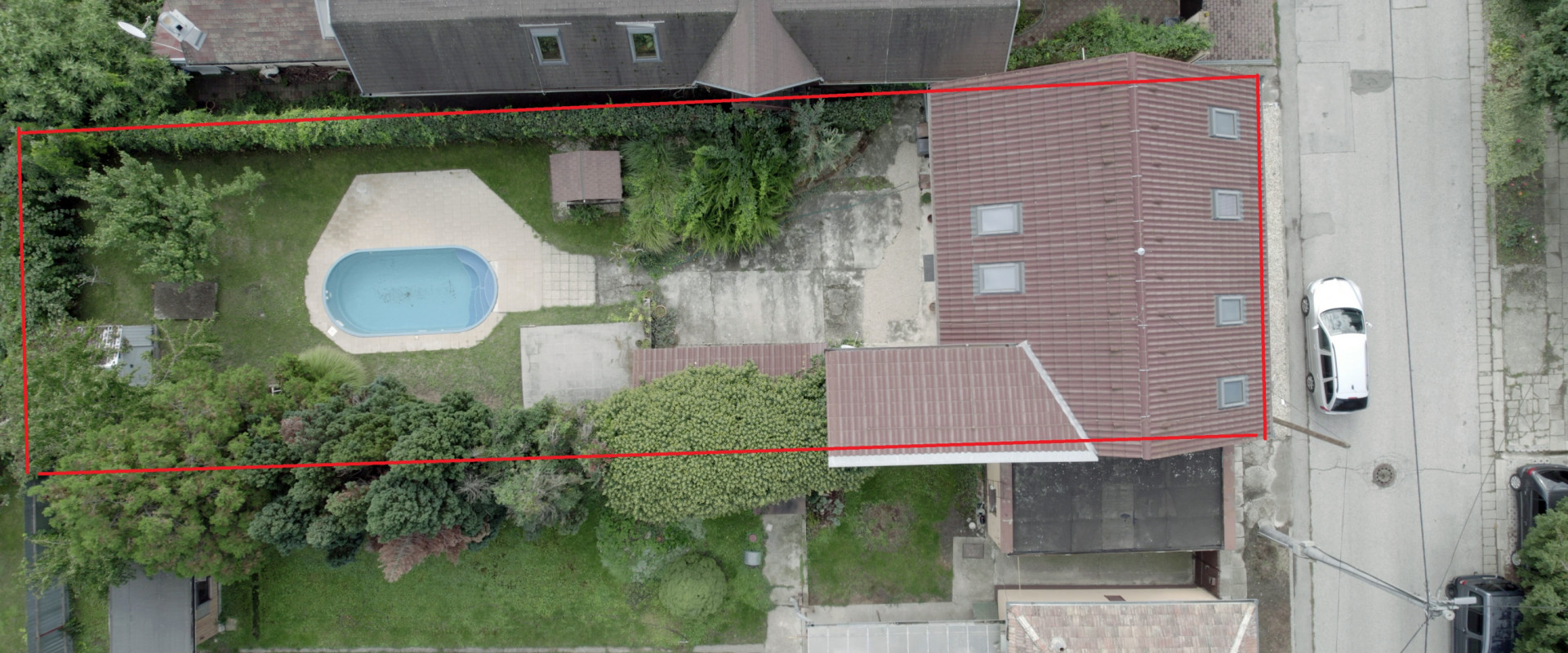 3D Obhliadka!! Veľký RD s bazénom priamo v Nových Zámkoch