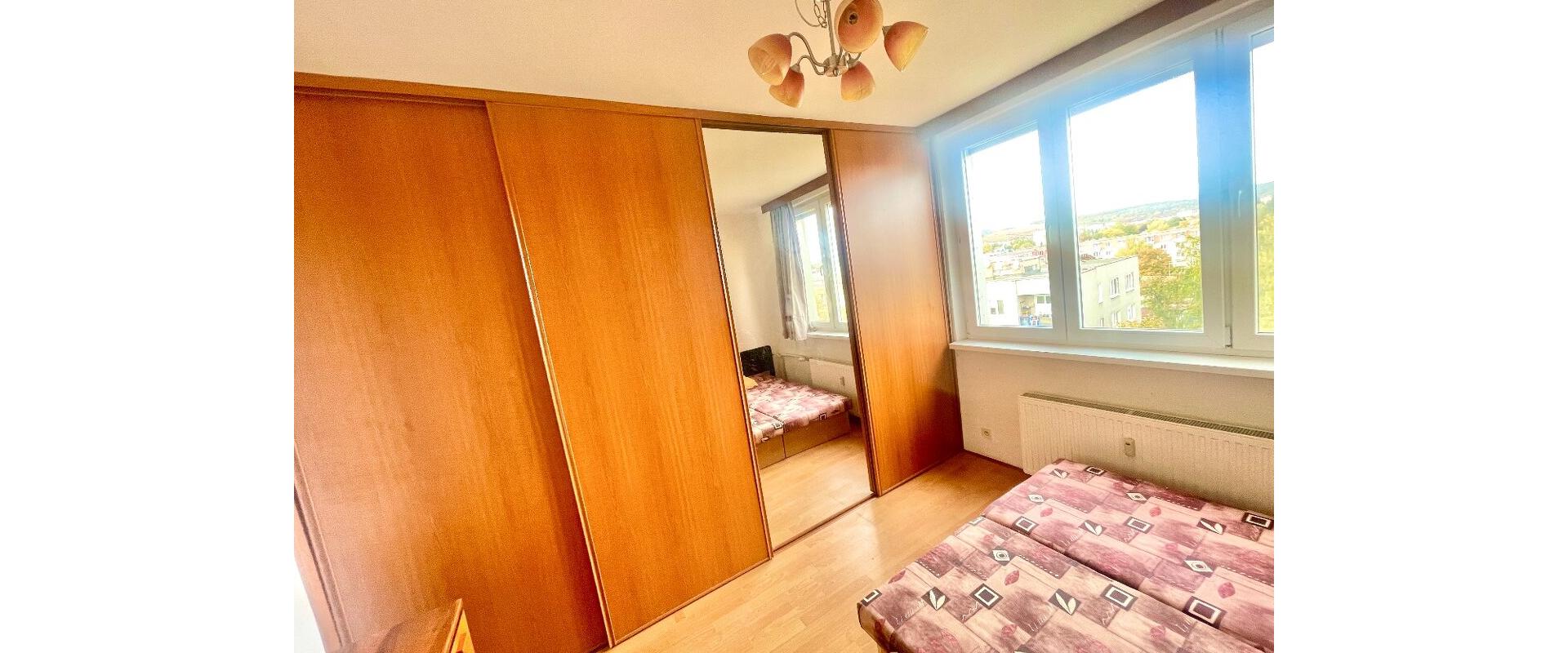 Prenajmem 2-izbový zariadený byt s lodžiou – Sídlisko Duklianskych hrdinov, Prešov