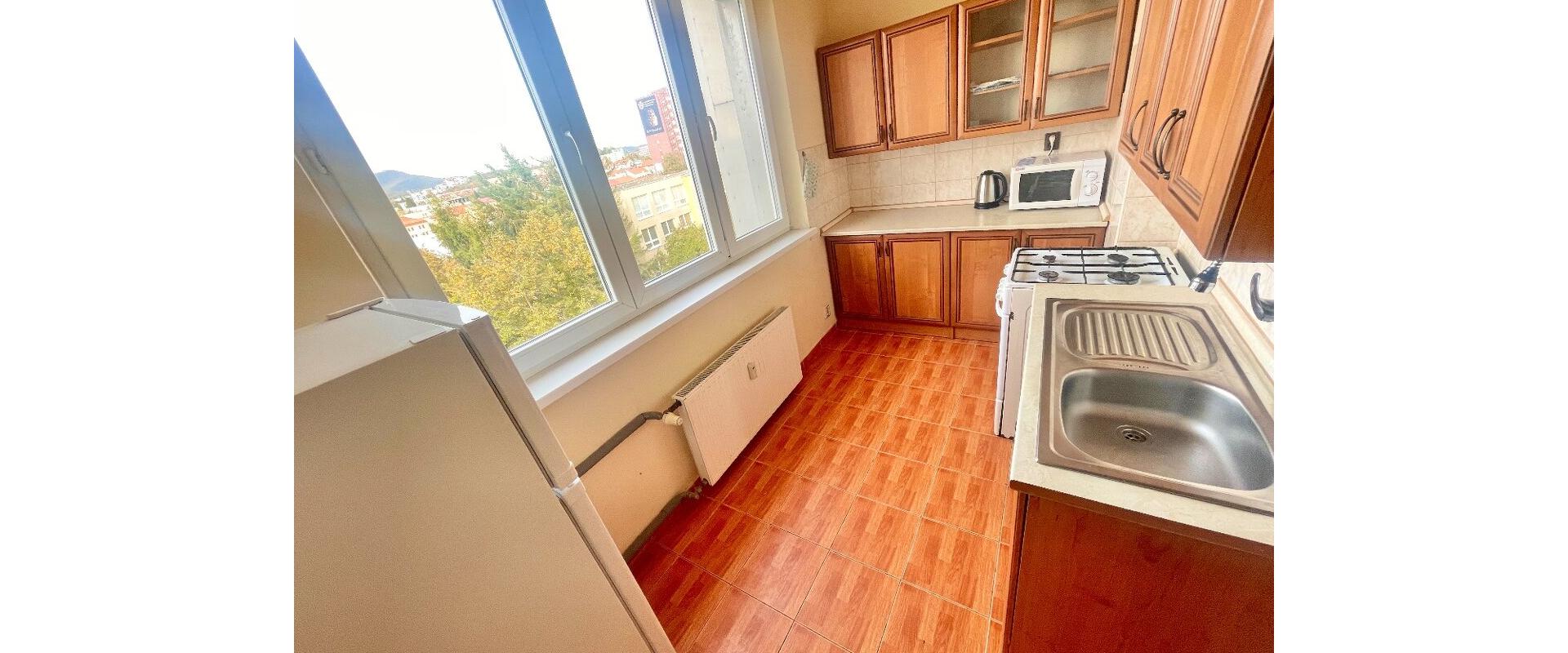 Prenajmem 2-izbový zariadený byt s lodžiou – Sídlisko Duklianskych hrdinov, Prešov