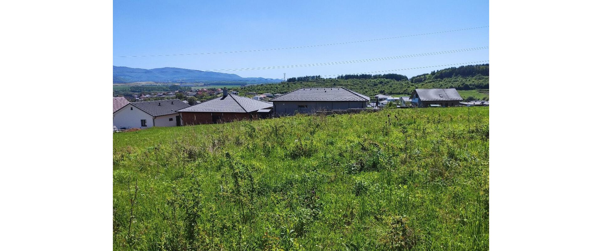 Na predaj pozemok na výstavbu rodinného domu o výmere 866 m² v obci Fintice.