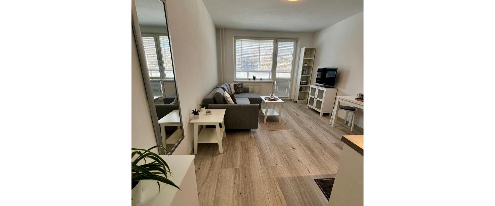 Prenájom: štýlový, kompletne zrekonštruovaný a novo zariadený 1i byt – Centrum mesta, ul. L. Novomeského