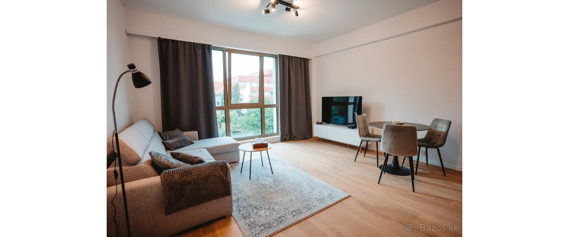 Prenájom: Moderný a luxusný 2-izbový byt v novostavbe – Baštová ulica, Staré Mesto