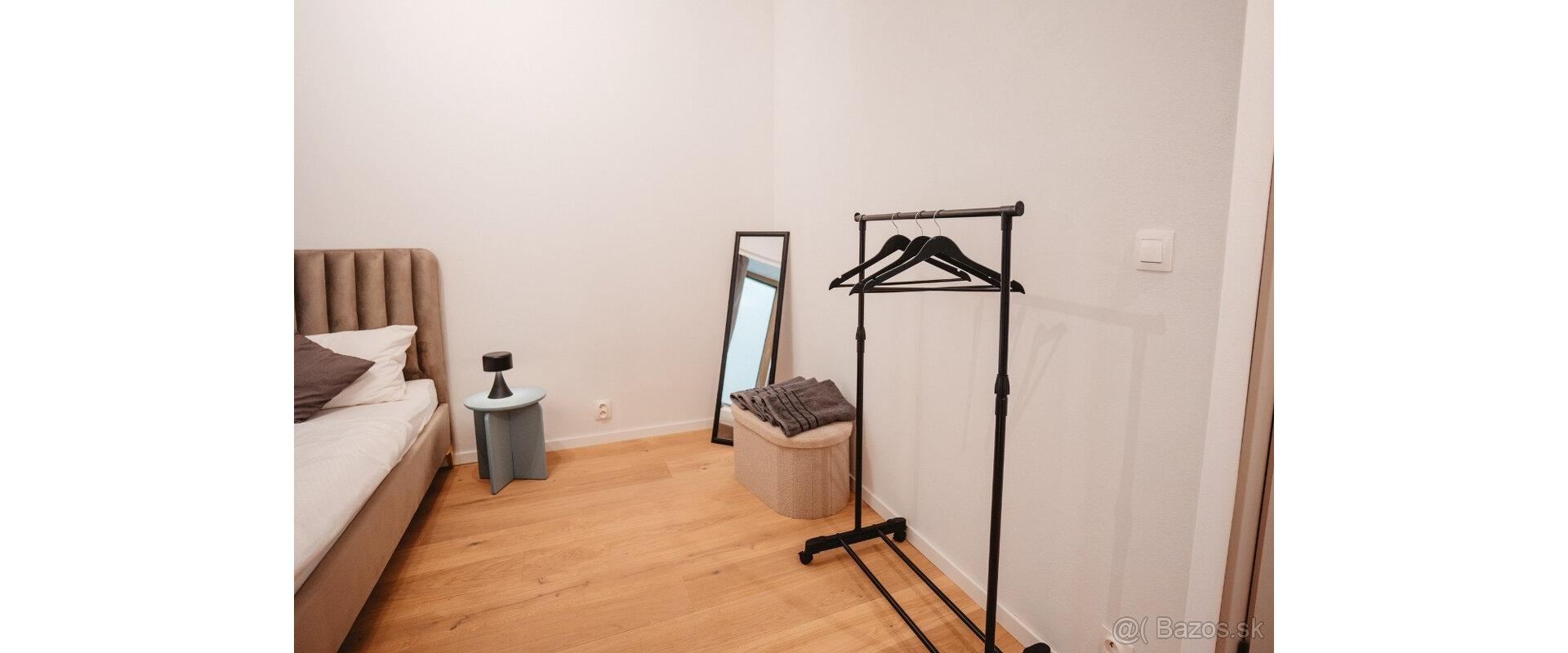 Prenájom: Moderný a luxusný 2-izbový byt v novostavbe – Baštová ulica, Staré Mesto