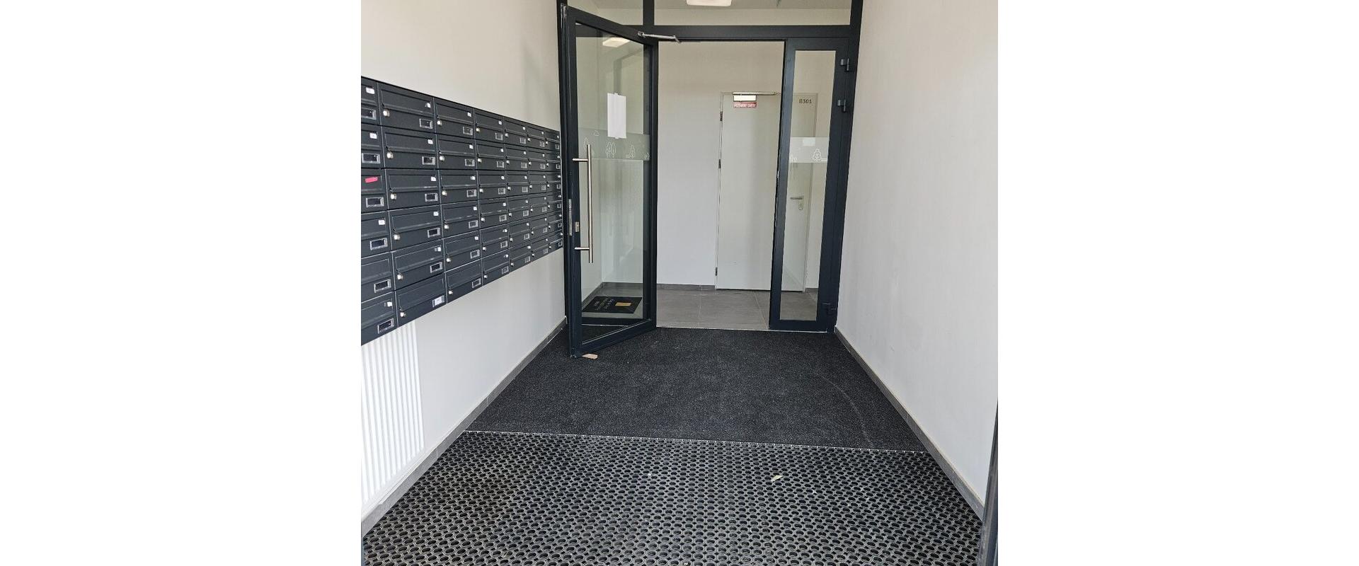 Prenájom: Moderný 1-izbový byt s loggiou a parkovaním – novostavba Popradská, Terasa