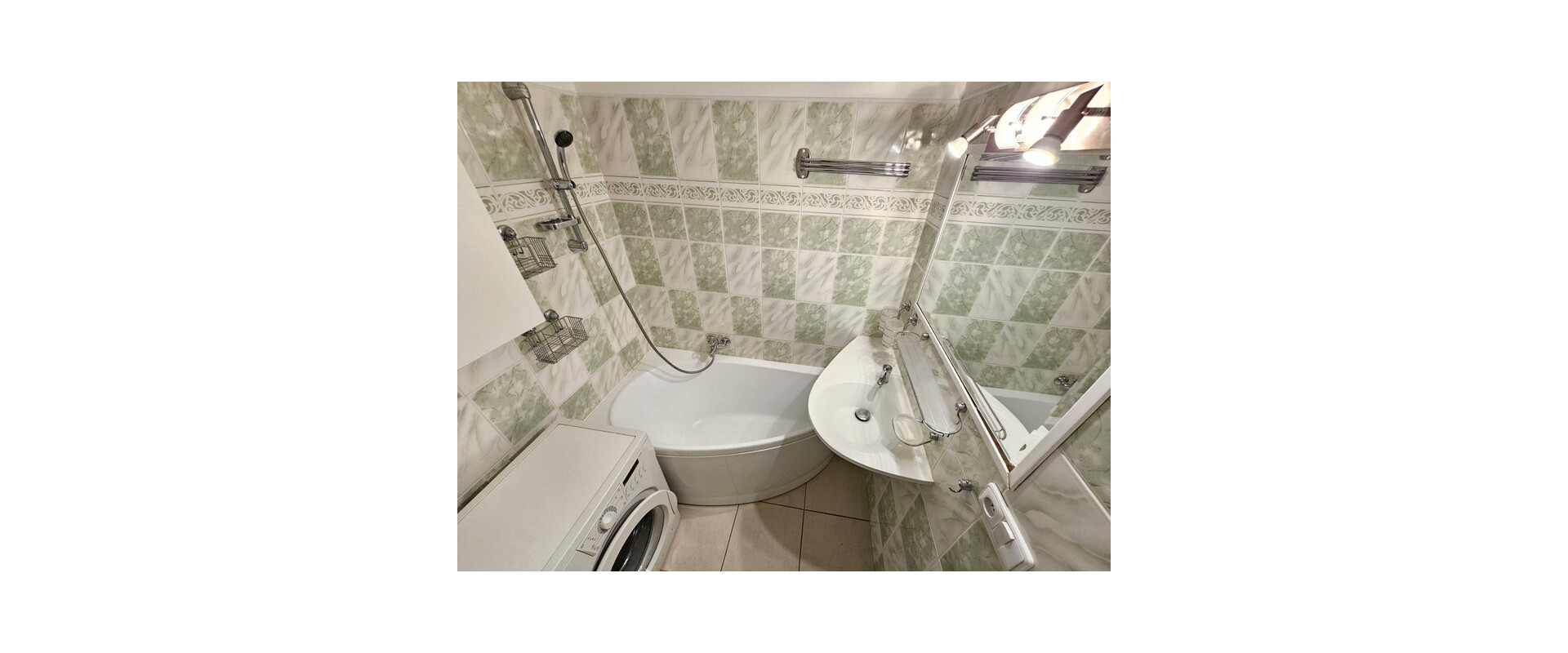 PREDAJ: Priestranný 2 izbový byt - Ružinov