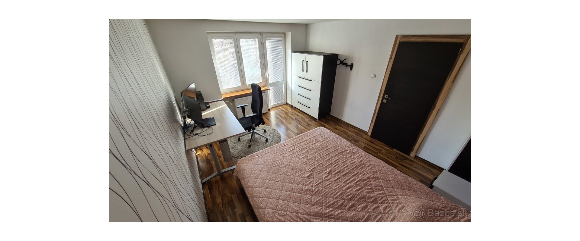 Prenájom: Priestranný a kompletne zariadený 2-izbový byt – Staré Mesto, Pajorova ulica (pri radnici)