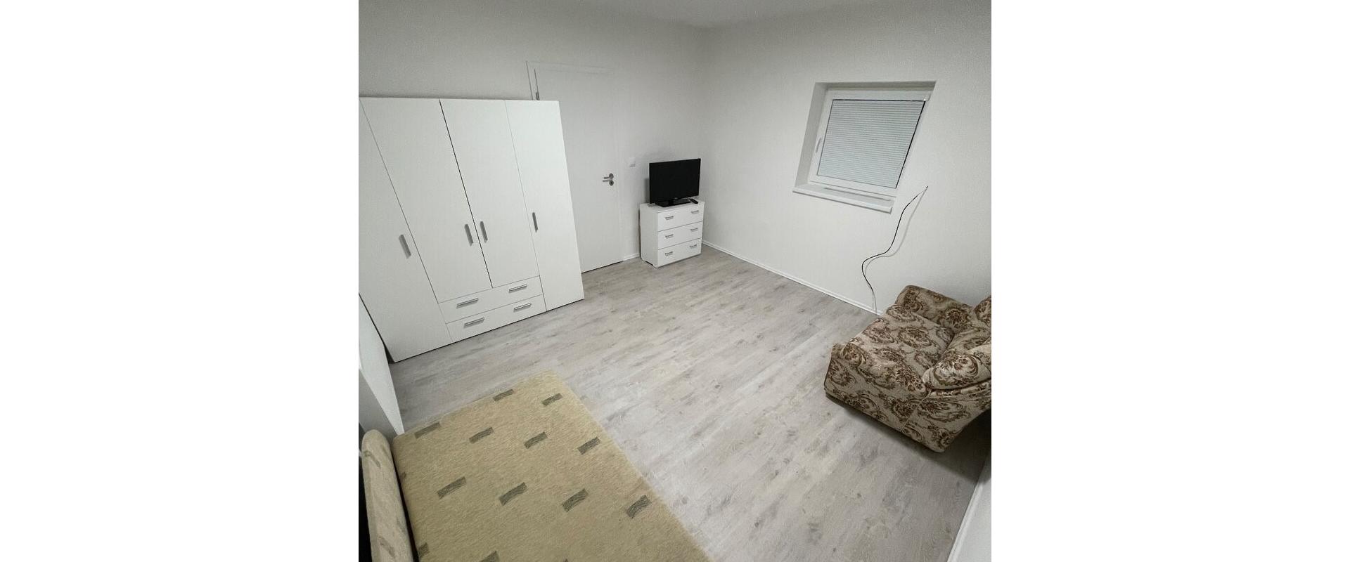 Prenájom 1 izb bytu so záhradným posedením v D.Strede