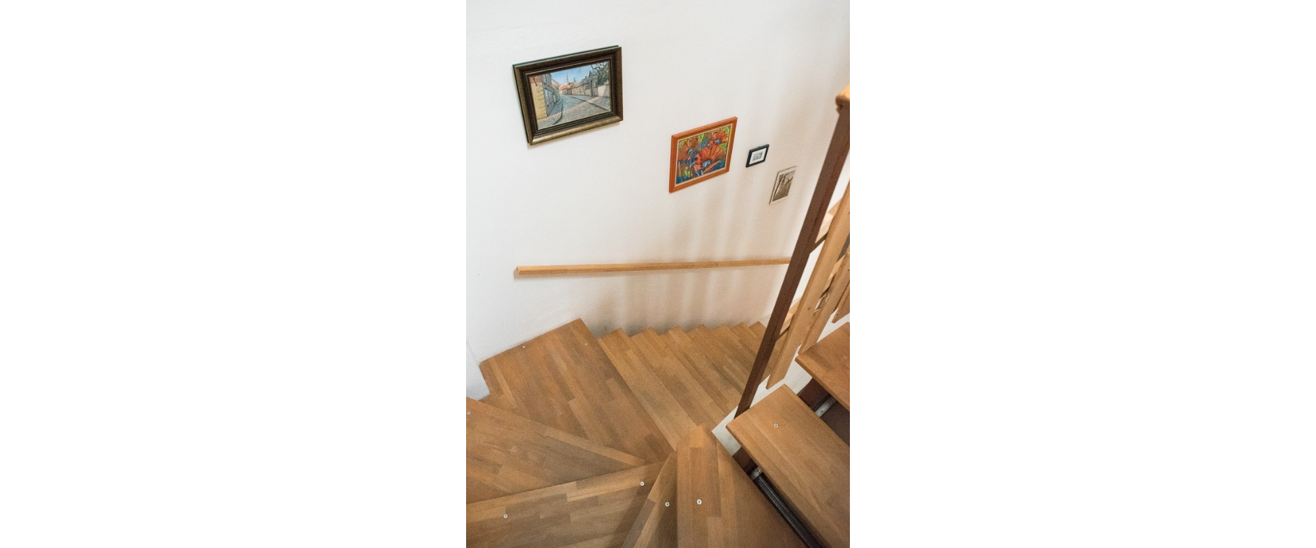 Prenájom podkrovný 2-izbový byt na Letnej ulici v SNV