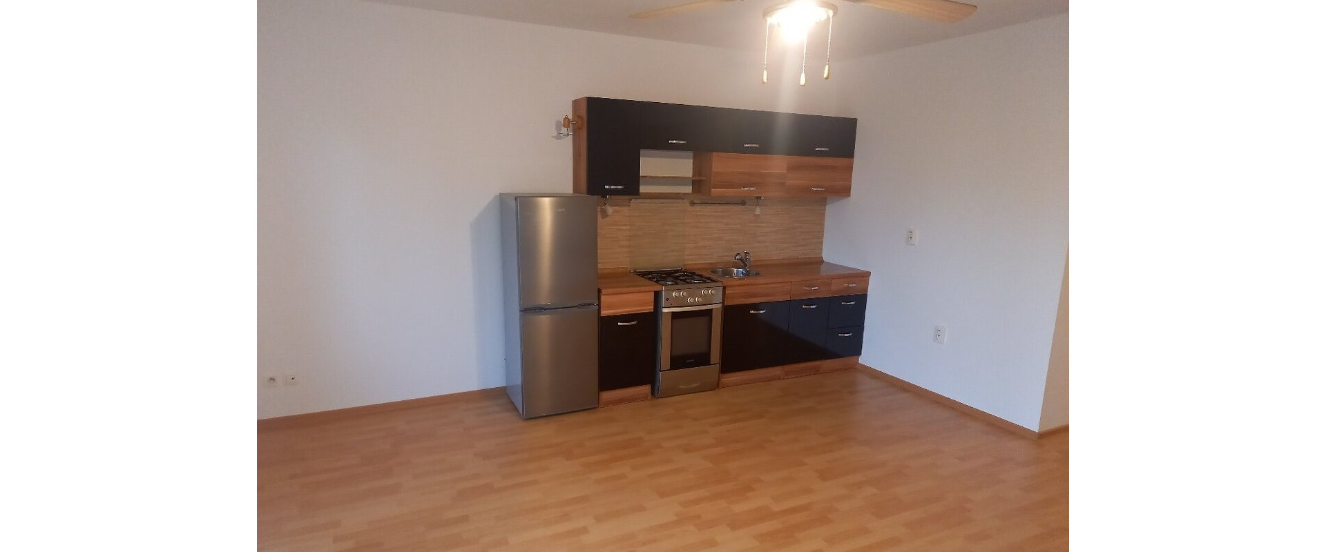 Prenájom svetlého, veľkého 1 izbového bytu v Miloslavove