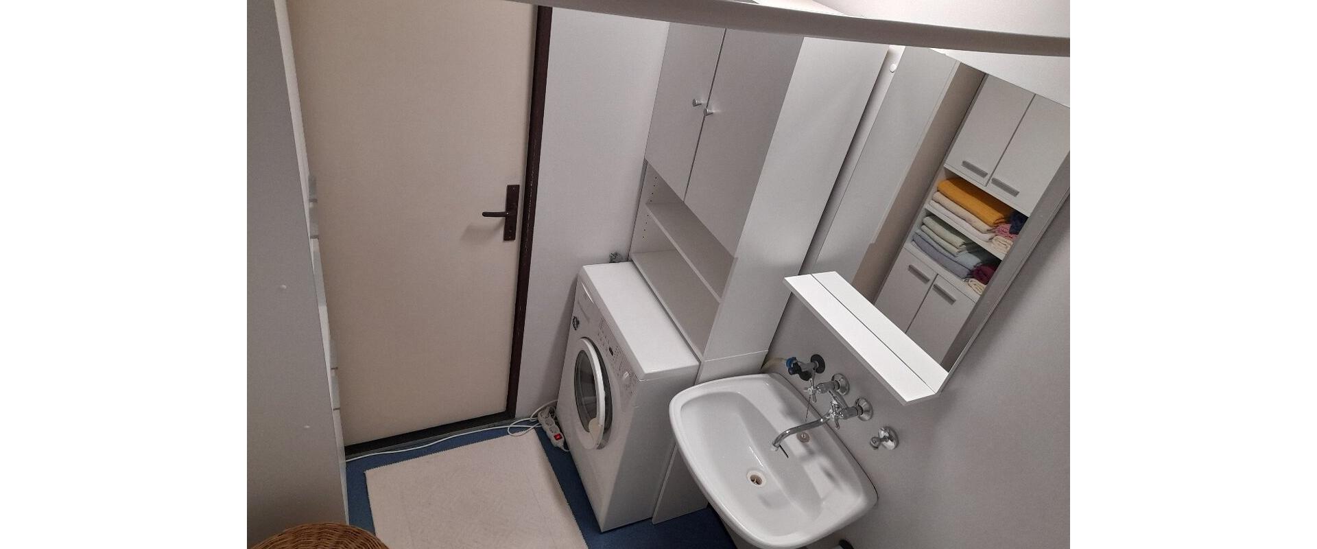 Na predaj: 3-izbový byt s loggiou v pôvodnom stave – Juhoslovanská ulica, Ťahanovce, Košice