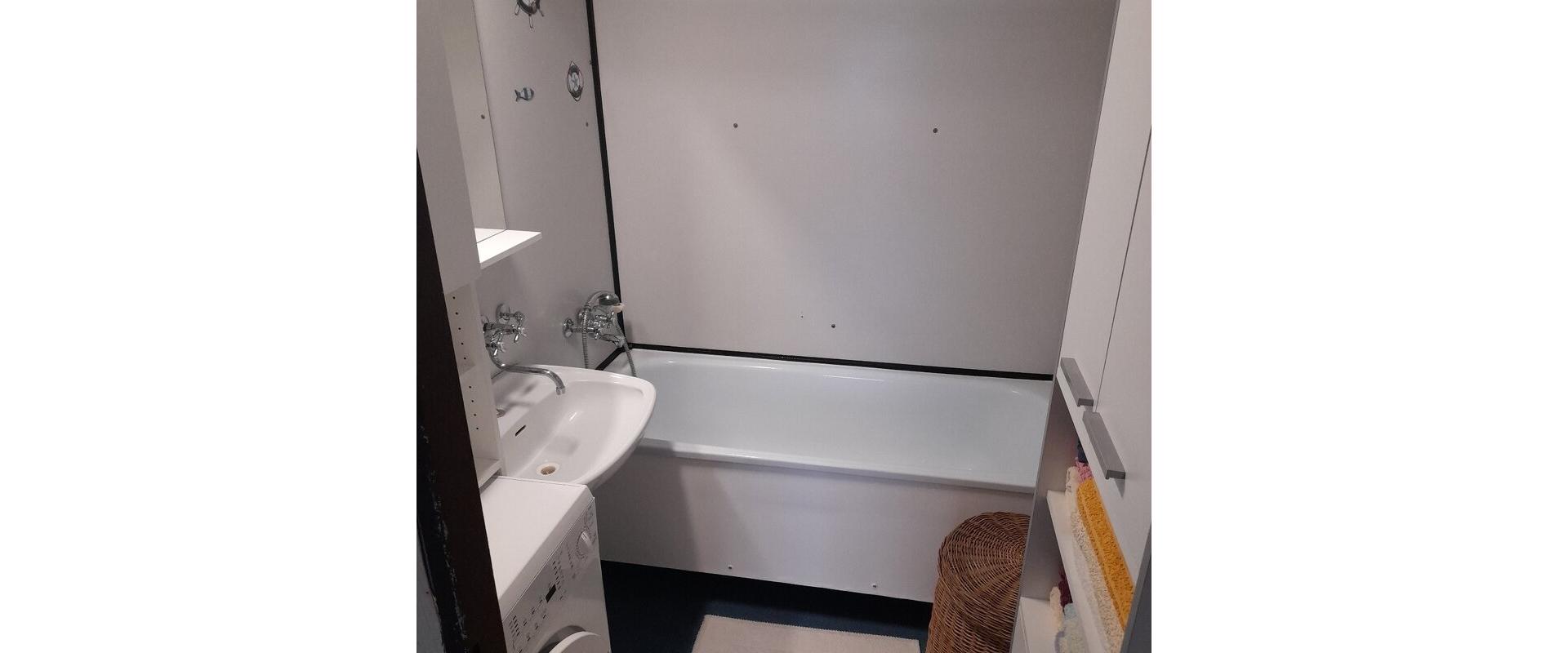 Na predaj: 3-izbový byt s loggiou v pôvodnom stave – Juhoslovanská ulica, Ťahanovce, Košice