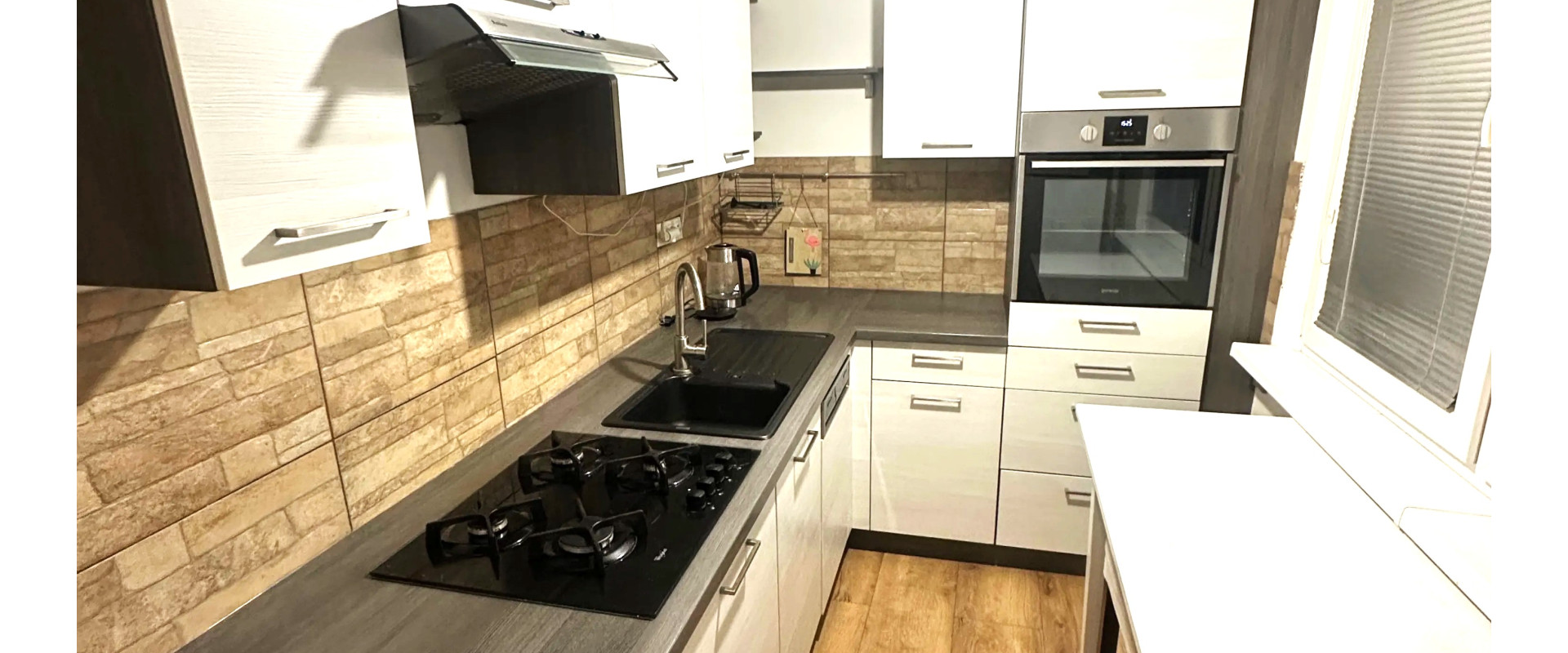 Priestranný 2i byt v Dúbravke!