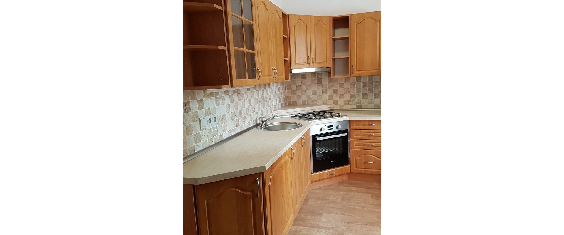 PREDAJ: Kompletne zrekounštruovaný 2 izb byt - Ružinov - Vlčie Hrdlo