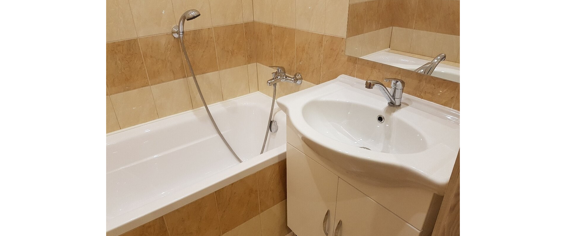 PREDAJ: Kompletne zrekounštruovaný 2 izb byt - Ružinov - Vlčie Hrdlo