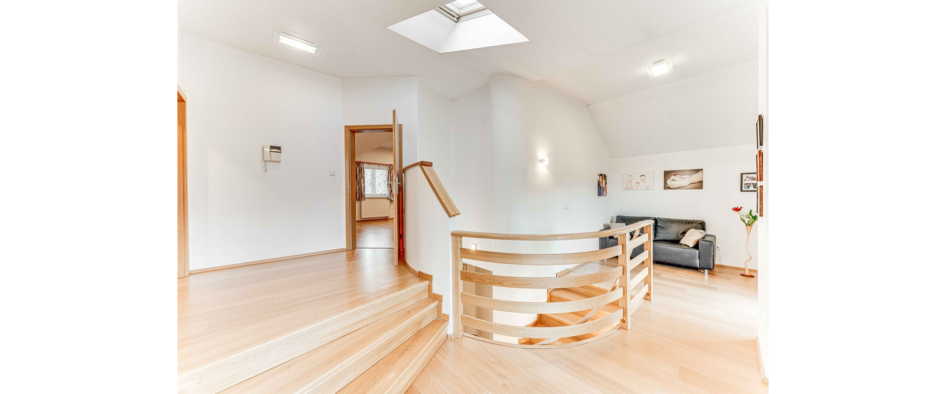 REZIDENCIA V DEVÍNE: 495 M2 PRE LUXUSNÉ BÝVANIE A PODNIKANIE