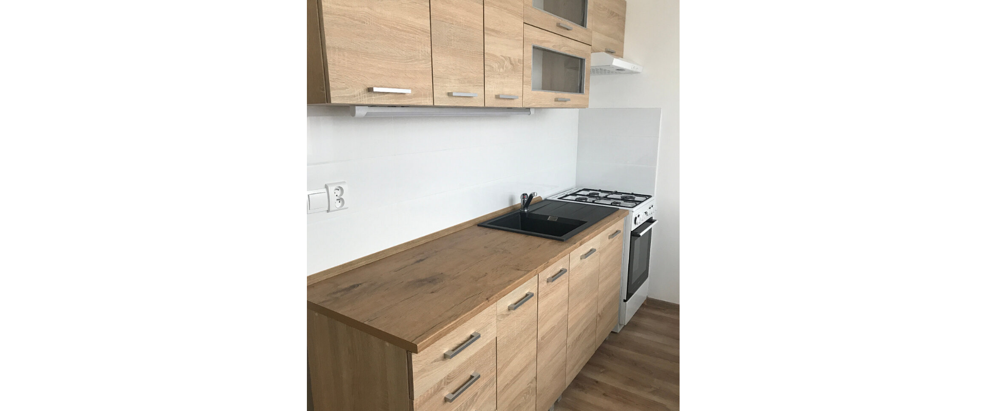 Prenájom kompletne zariadeného 1 izbového bytu - centra SNV