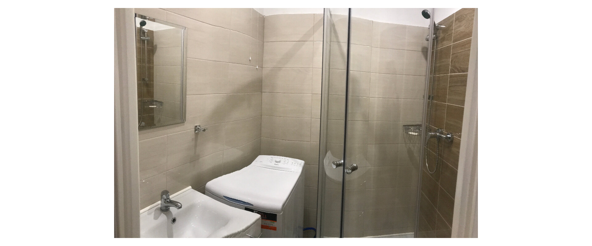 Prenájom kompletne zariadeného 1 izbového bytu - centra SNV