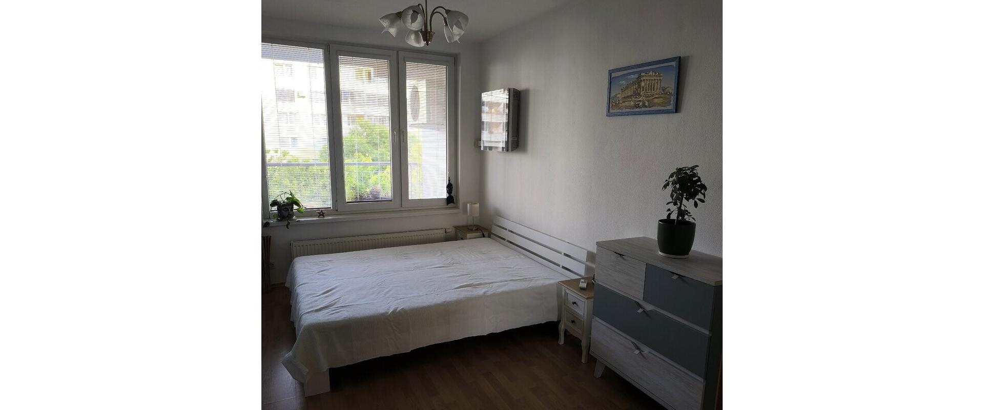 Prenájom 2 izbového bytu s garážou, Jégého (Ružinov)