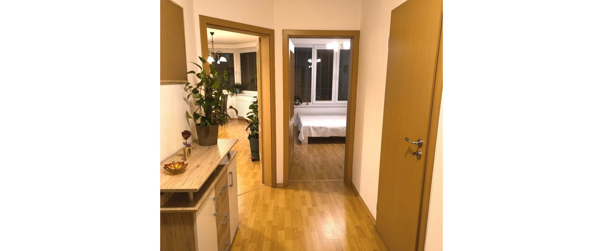 Prenájom 2 izbového bytu s garážou, Jégého (Ružinov)