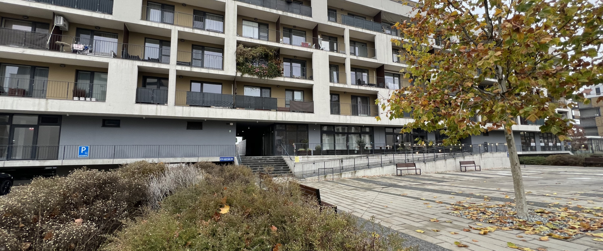 PREDAJ: Presvetlený 3 izbový byt - Petržalka - Slnečnice