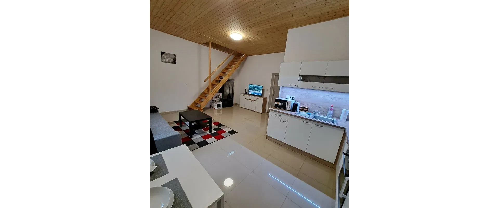 PREDAJ: Štýlový 2 izbový mezonet v Novom Meste - ideálny štart aj istá investícia