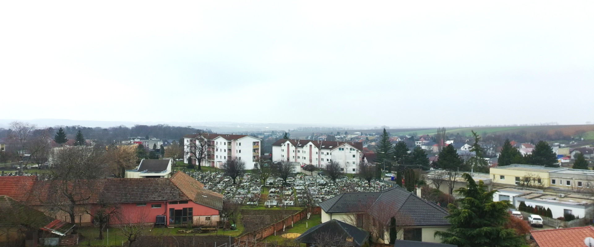 Ponúkam na predaj exkluzívne stavebný pozemok v obci Veľké Zálužie vhodný až na 2 domy