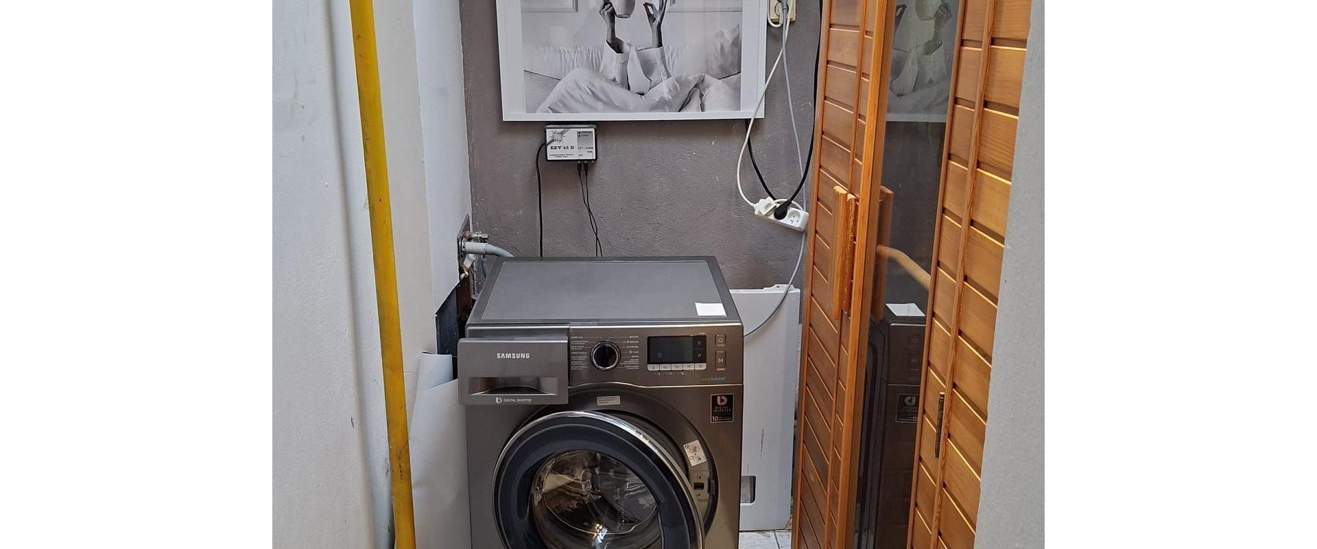 Na predaj priestranný 3-izbový byt s podkrovím, terasou a garážou – Pod Brezinou