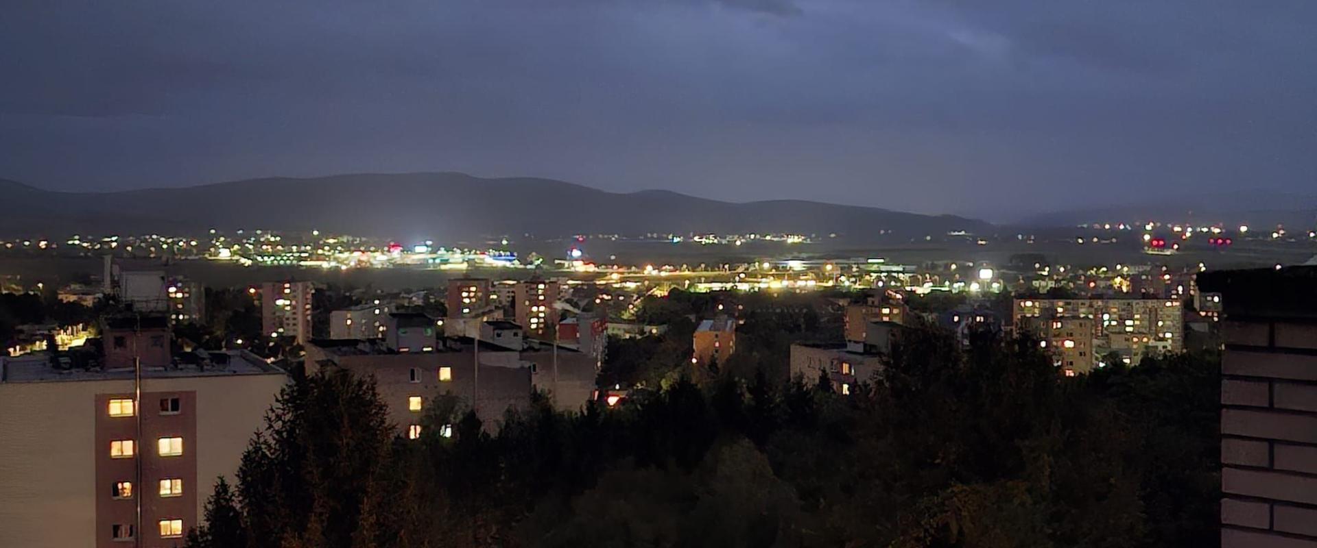 Na predaj priestranný 3-izbový byt s podkrovím, terasou a garážou – Pod Brezinou