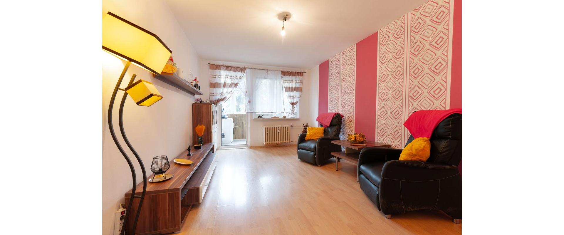 Na predaj útulný 3-izbový byt v Dúbravke – Sekurisova ulica