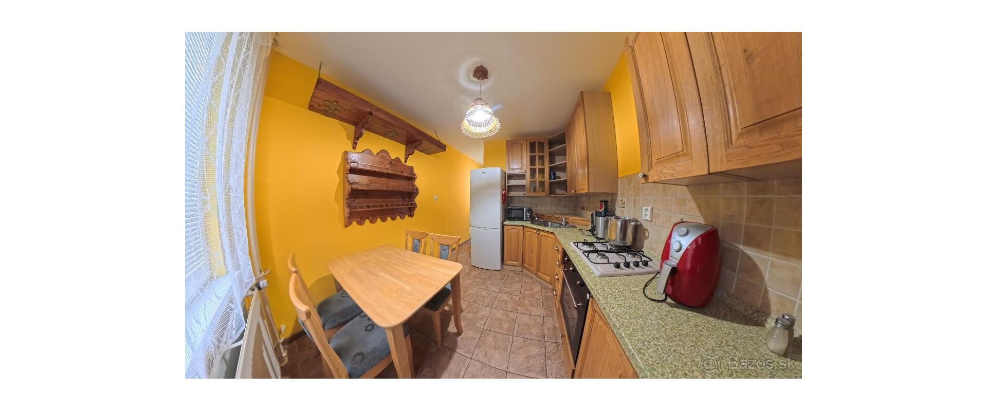 REZERVOVANÝ Prenájom: Priestranný 3-izbový byt s balkónom – Aténska ulica, Ťahanovce, Košice