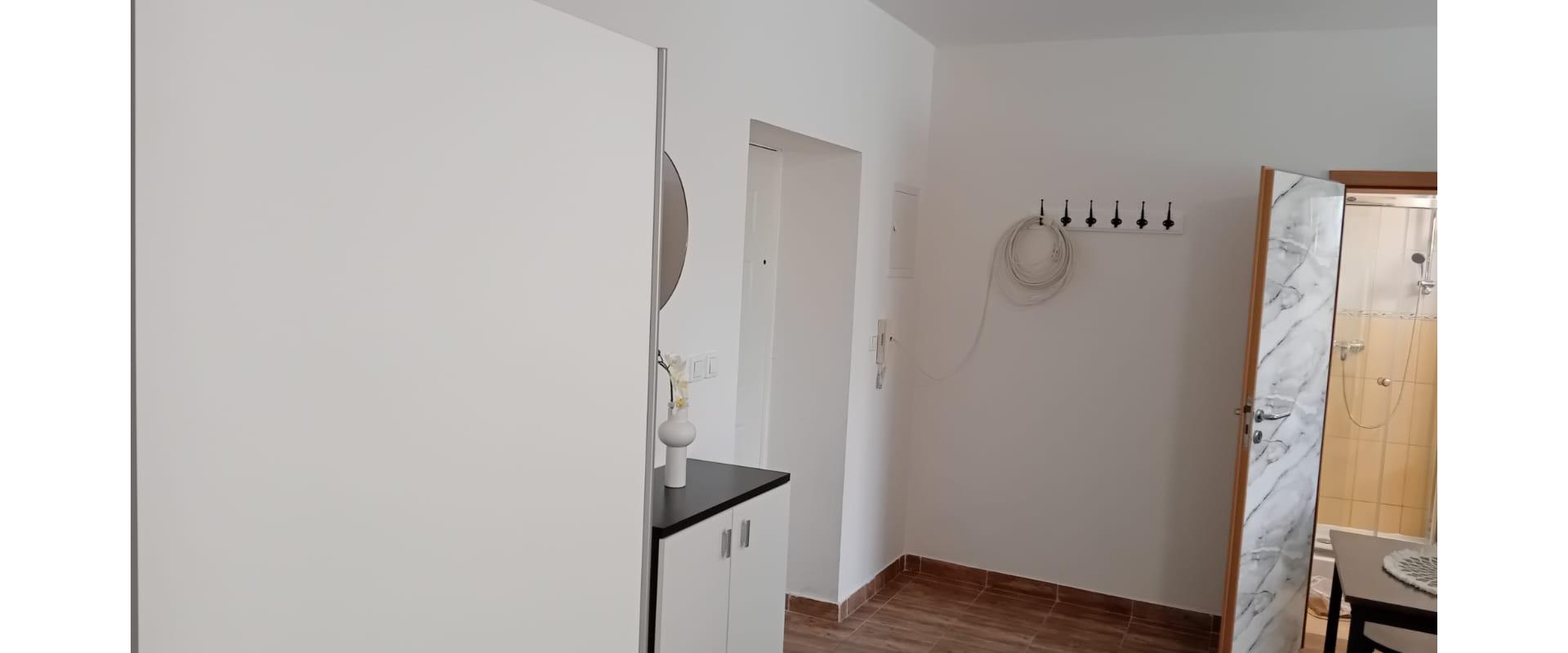 1-izbový byt Svätoplukovo 104.000€ so súkromným parkovaním