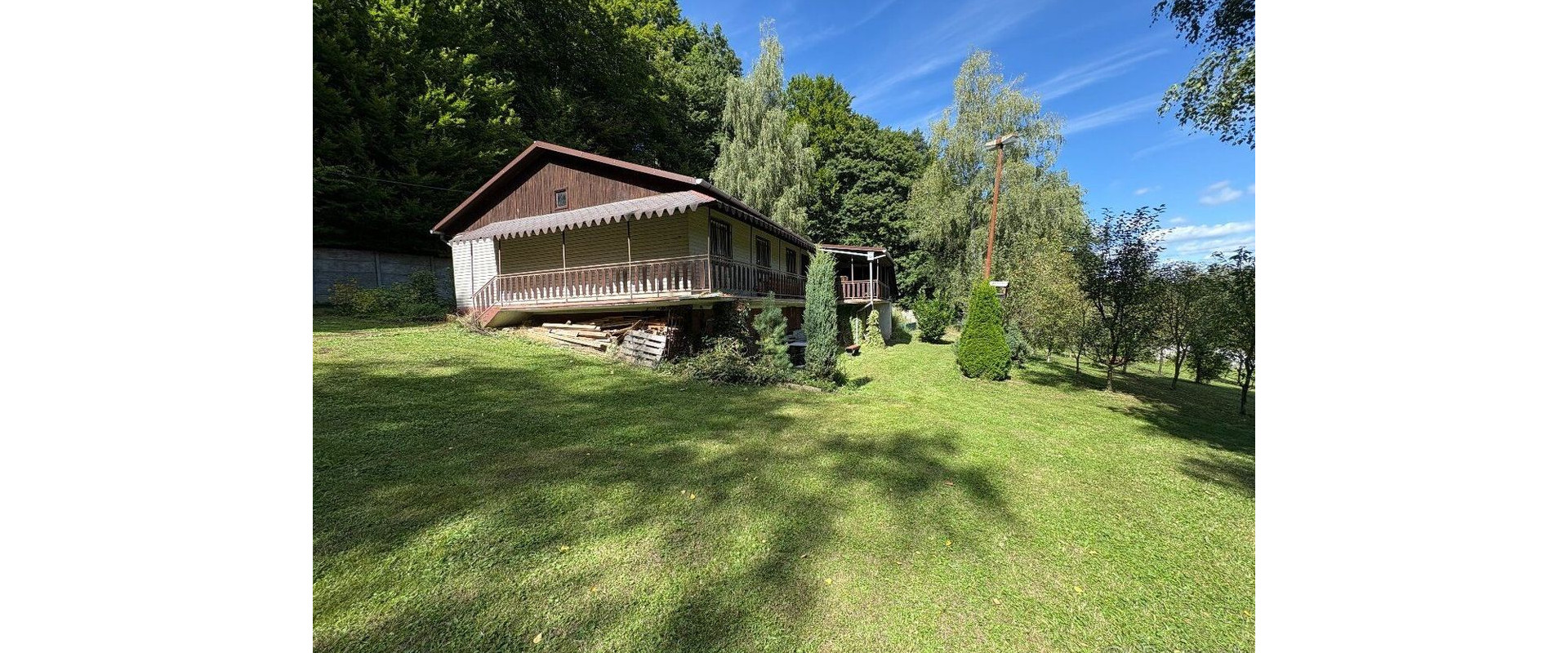 Priestranný pozemok na predaj-Trenčín