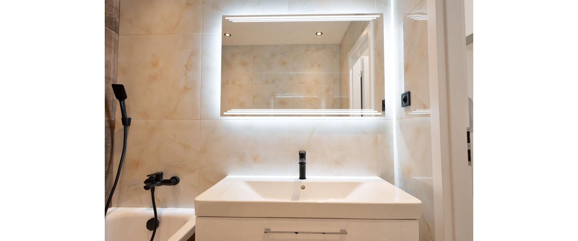 ZNÍŽENÁ CENA!!! Krásny Novo-zrekonštruovaný 3-Izbový byt